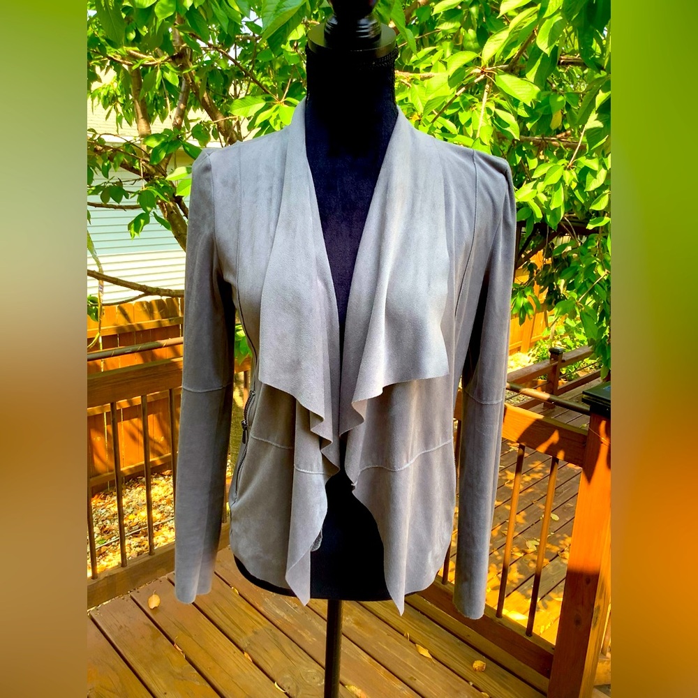 Stylish Buttonless Jacket - image 6